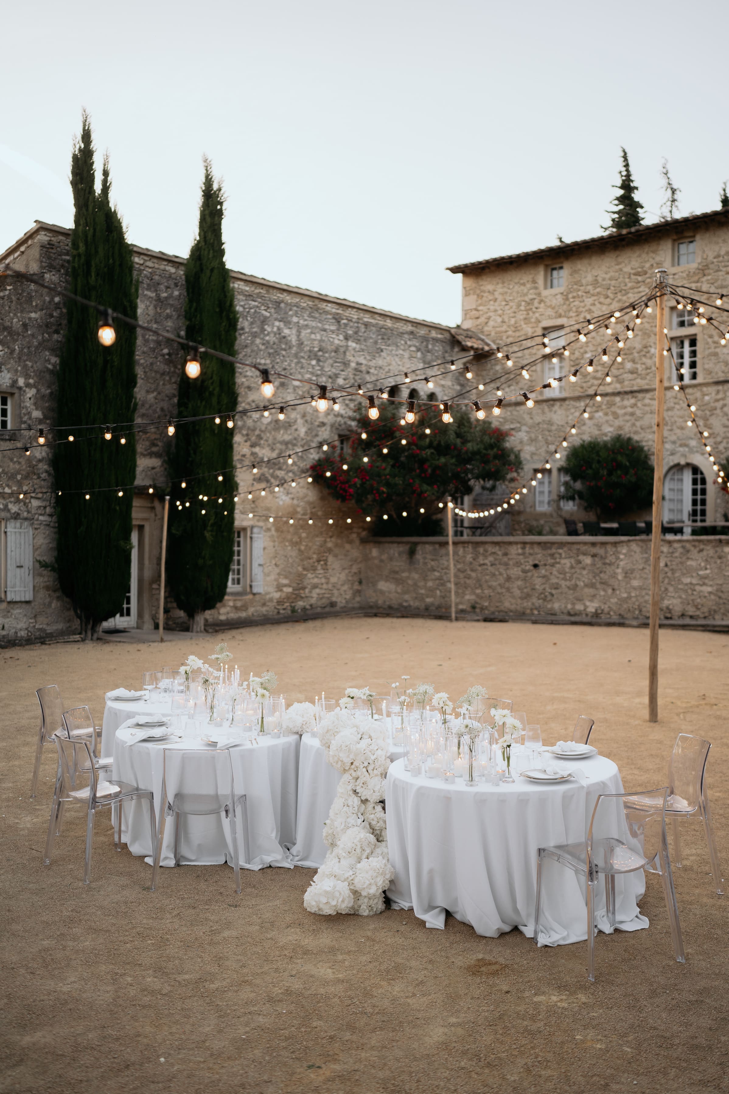 Location de mobilier mariage en Provence Table de mariage - Trend 2025 Provence