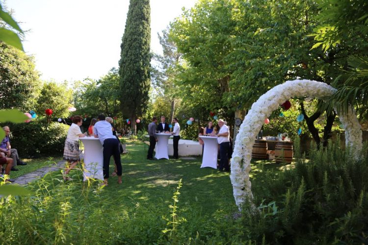 Location de mange debout pour mariage en Drôme