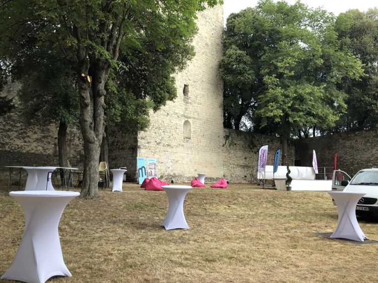 Location de mange debout à Avignon