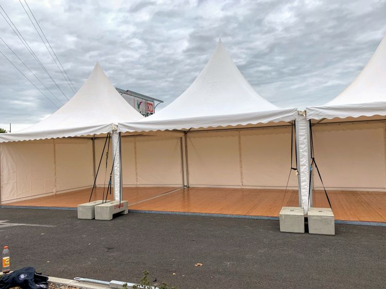 Location de pagode et plancher pour événements professionnels