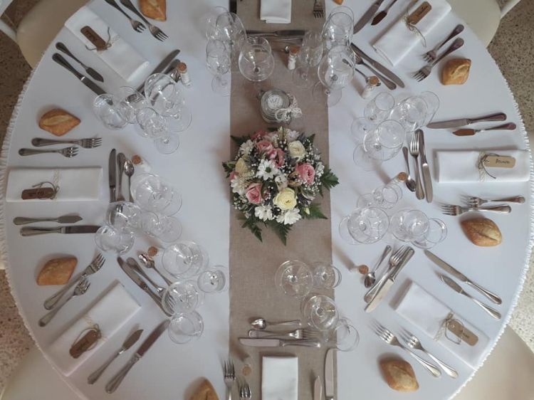 Louez des tables rondes pour votre mariage