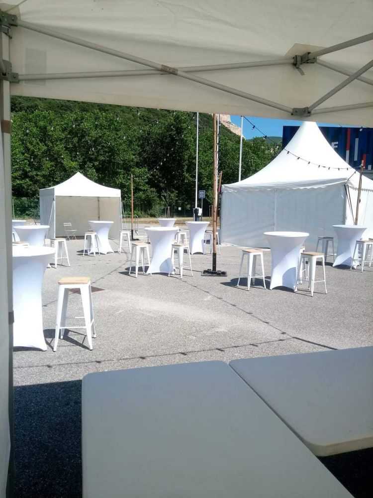Location de mobilier en Ardèche