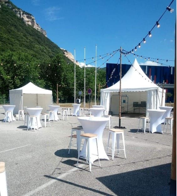 Mise en lumière guirlande guinguette en Ardèche