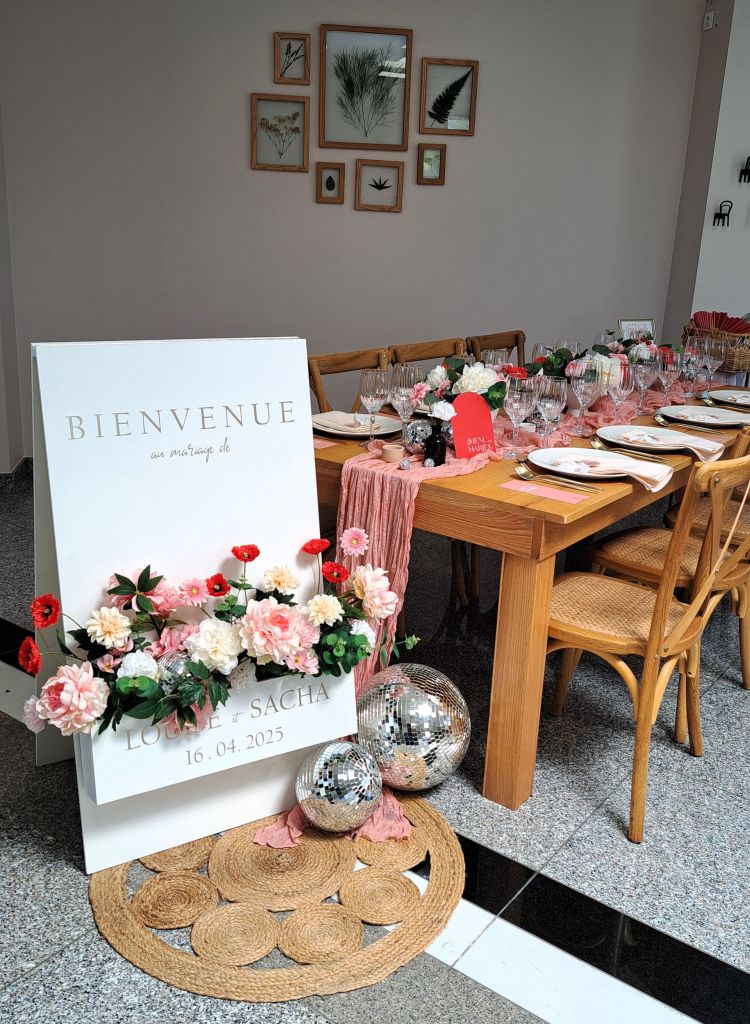 Table en bois massif pour mariage en Drôme