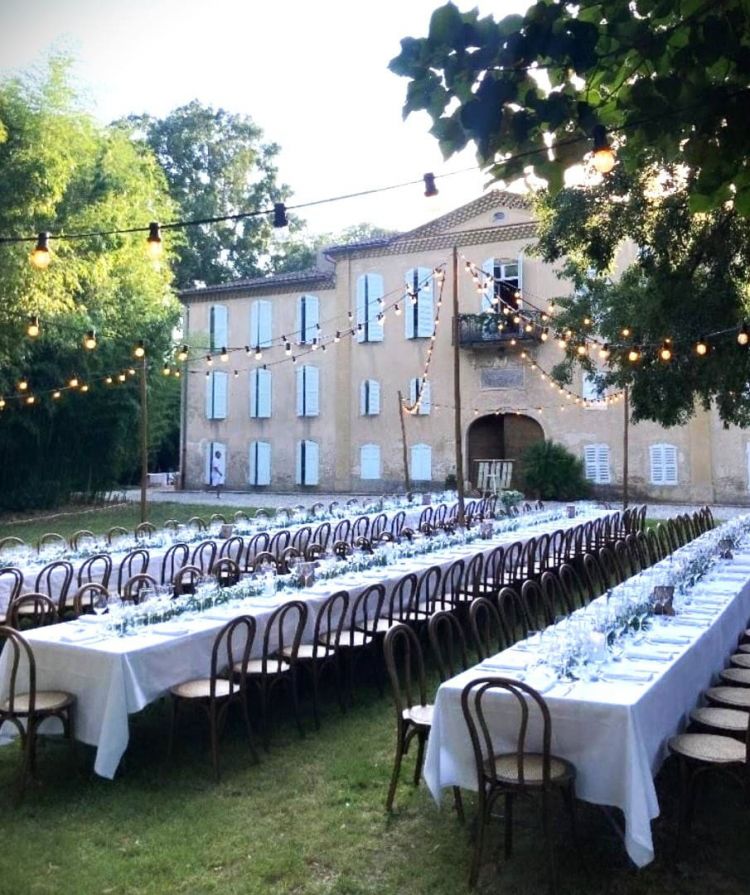 Location de chaise bois à Avignon