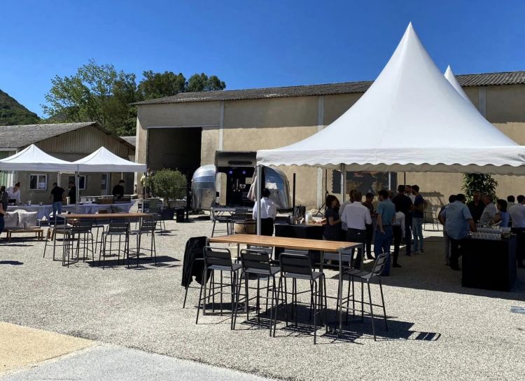 Location de mobilier pour événement pro en Drome