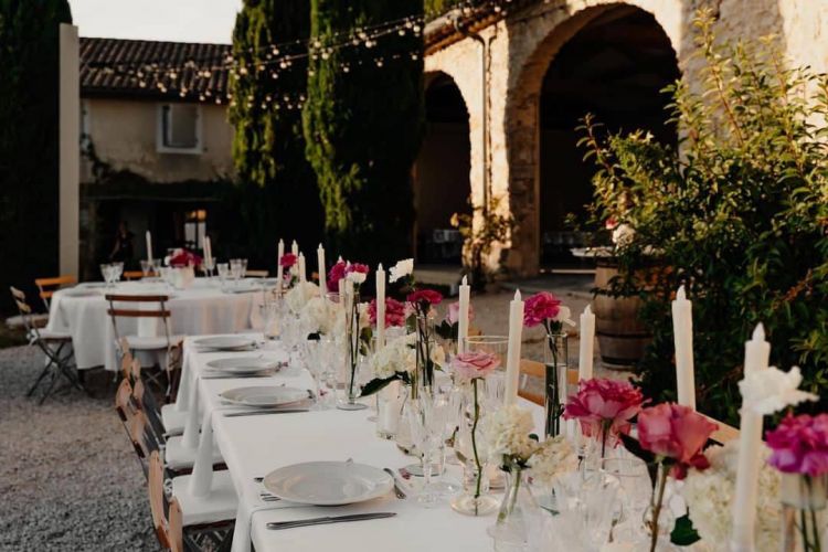 Mariage à Grignan avec location de mobilier