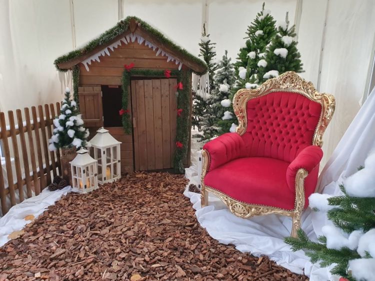 Location et installation de décoration de Noël en Ardèche