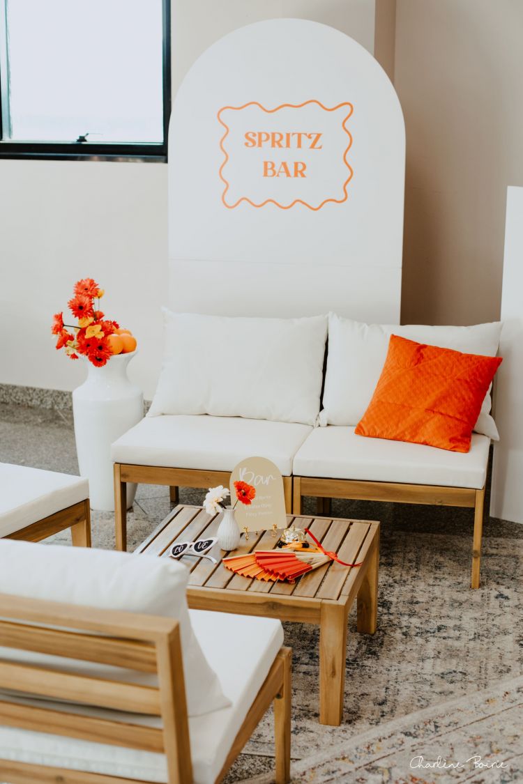 Salon bois en location a Avignon