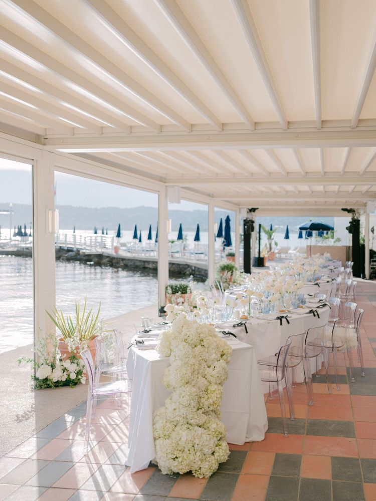 Location de chaises transparentes en Provence