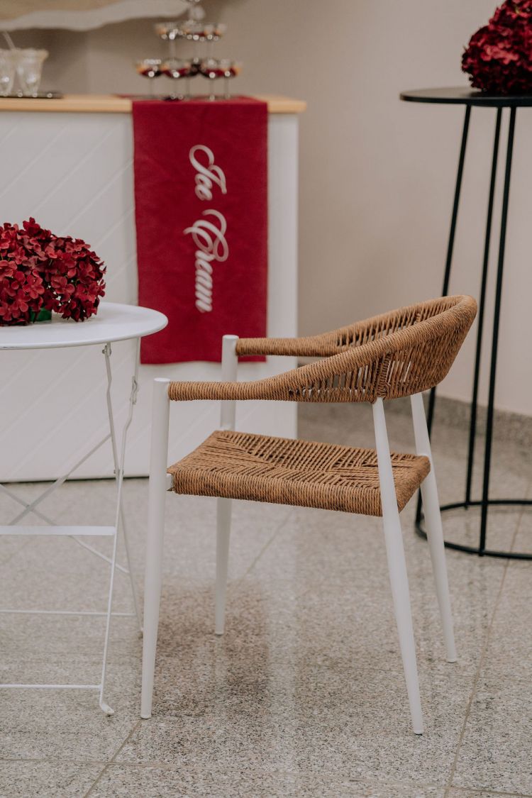 Chaise Lana