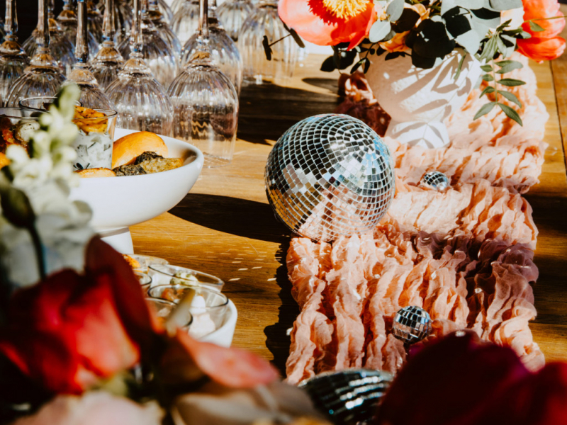 Groovy Mood - Pour une décoration de mariage en Ardèche